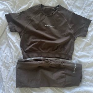 Alphalete seamless set. Leggings and crop top.